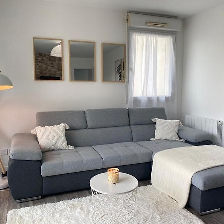 T2 Tres Charmant A Cergy Le Haut A Seulement 2 Min A Pied De La Gare !! Parking Prive Apartment ภายนอก รูปภาพ