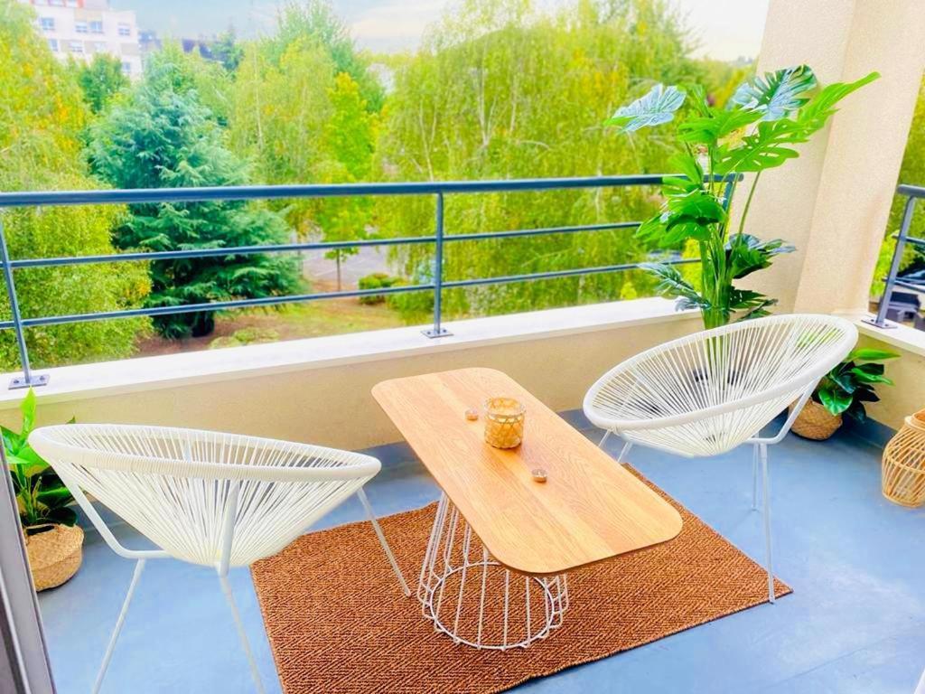 T2 Tres Charmant A Cergy Le Haut A Seulement 2 Min A Pied De La Gare !! Parking Prive Apartment ภายนอก รูปภาพ
